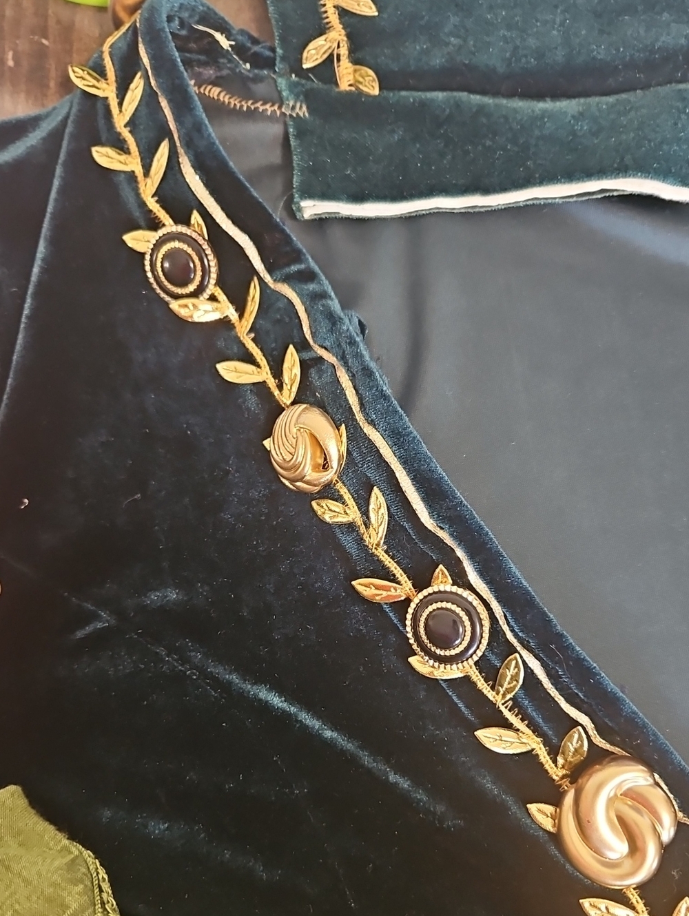 Upcycled Winifred Sanderson Costume Set With Handmade Spell Book Purse Size L - Picture 13 of 14